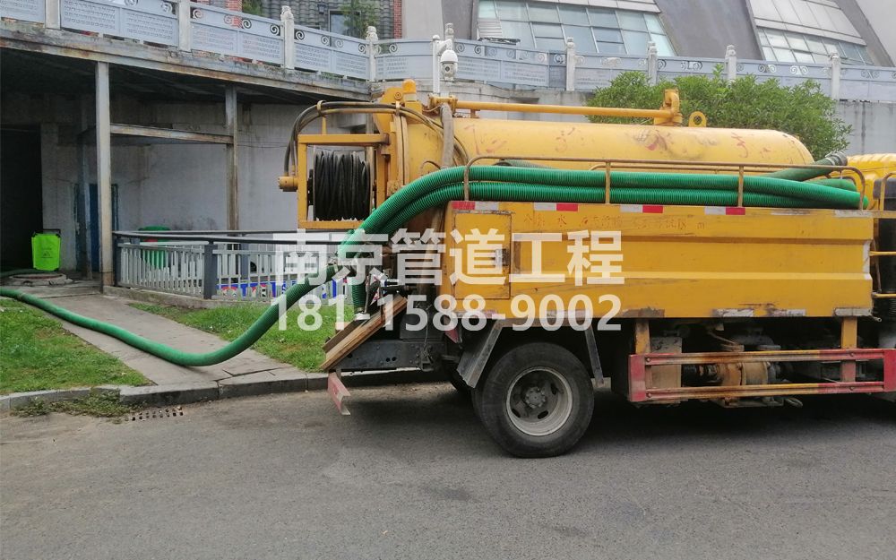 277唱经楼商场隔油池吸污