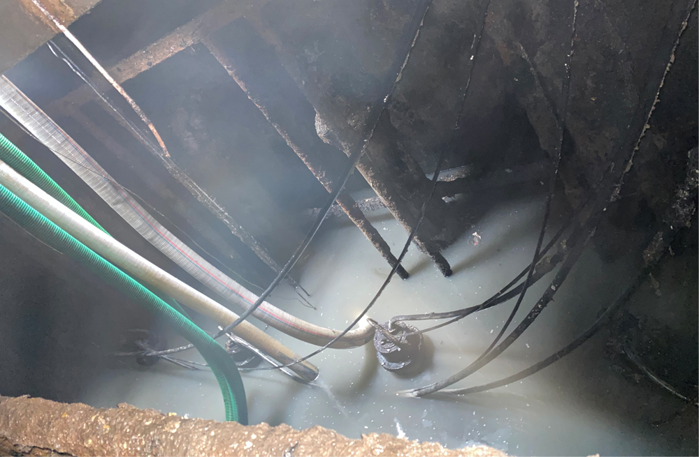 272唱经楼商城污水池清运